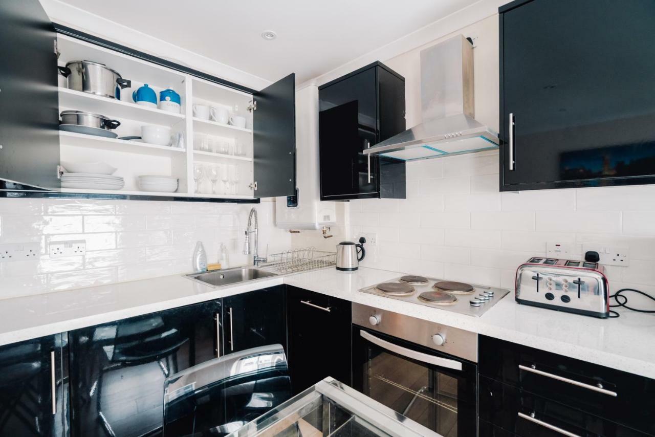 Selfridges On Oxford Street Apartment *