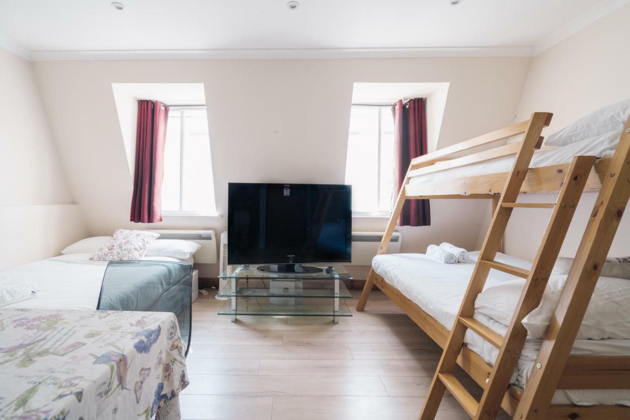 Selfridges On Oxford Street Apartment *